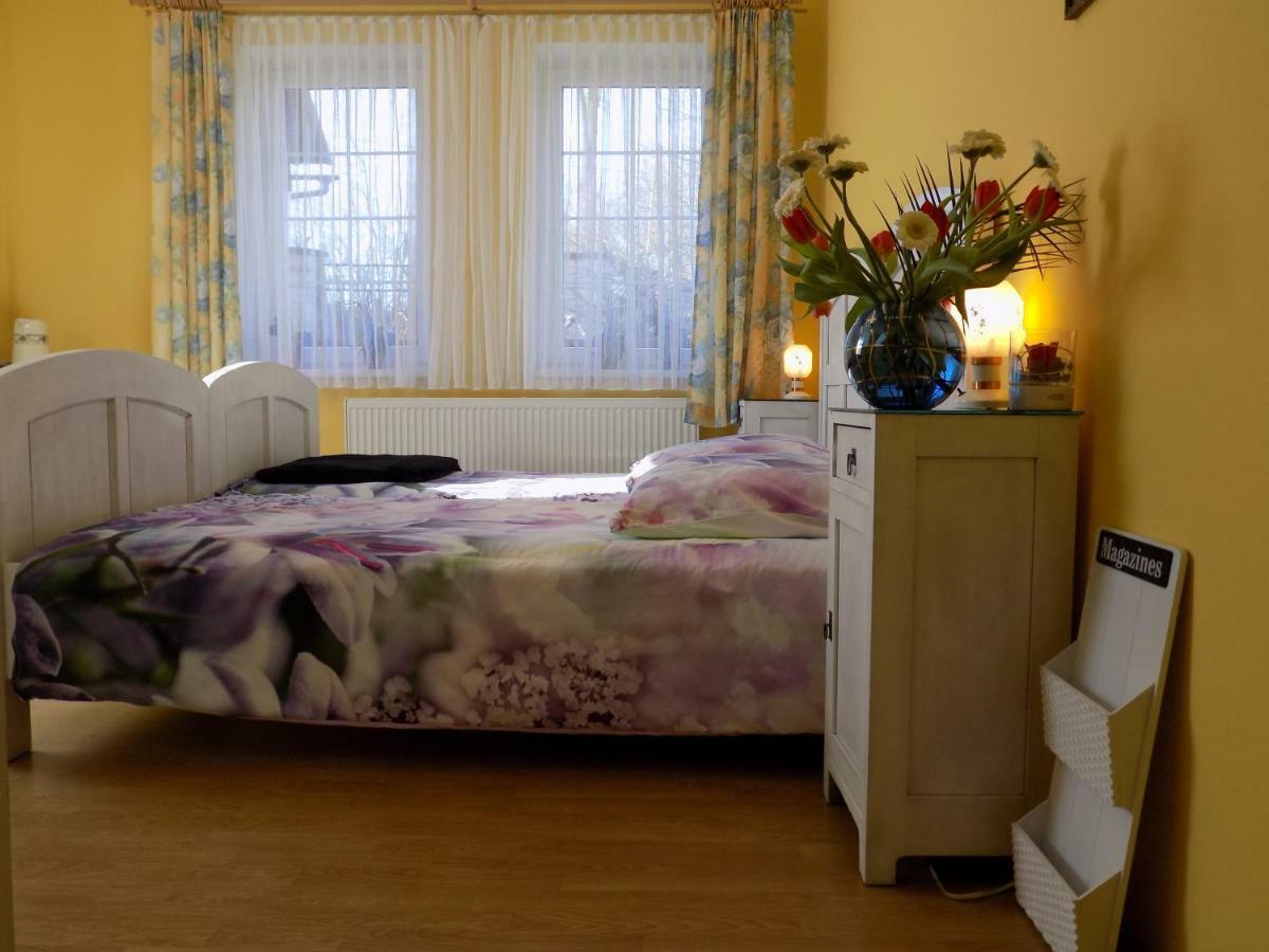 Landhaus Florian Apartment Rovensko pod Troskami Екстериор снимка