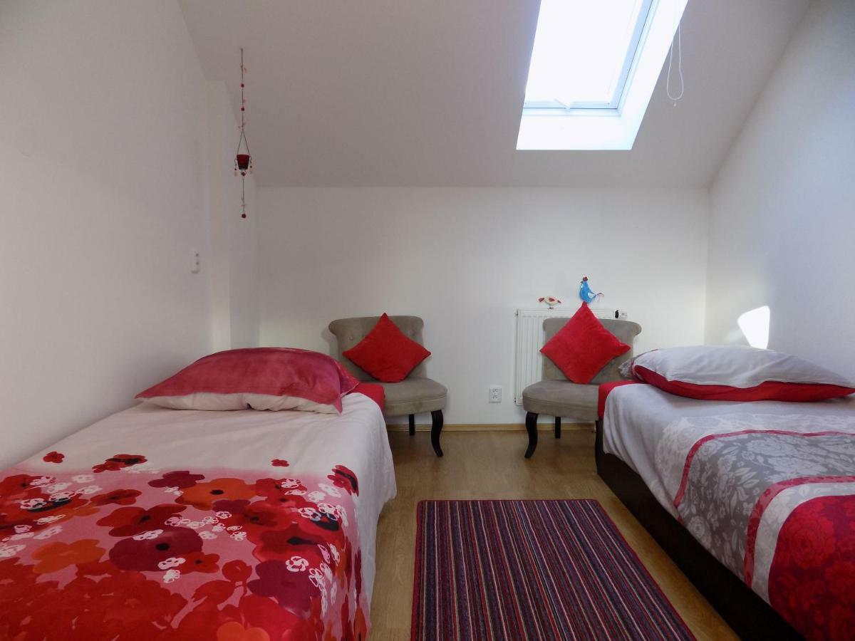 Landhaus Florian Apartment Rovensko pod Troskami Екстериор снимка